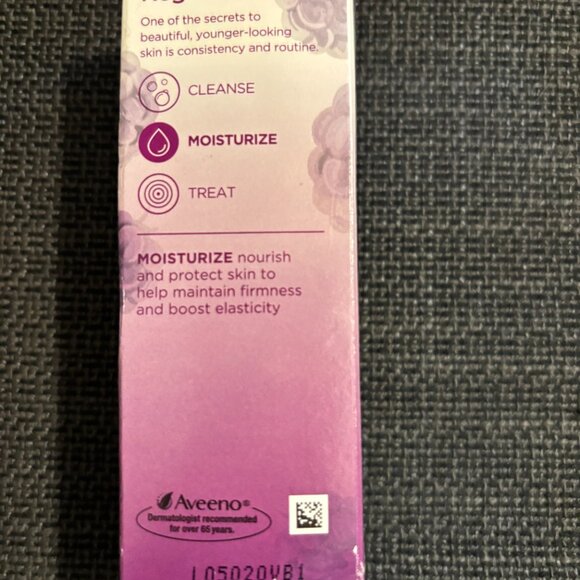 Two packs of Aveeno Absolutely Ageless Daily Moisturizer SPF - Picture 5 of 8